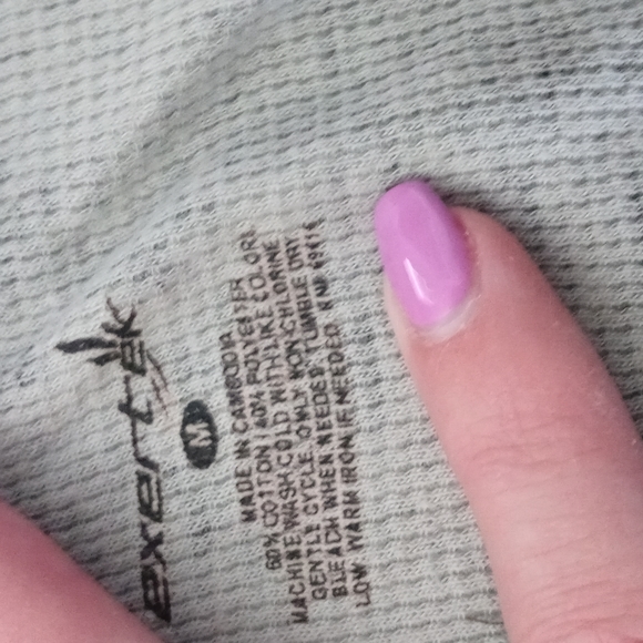 3 items. 1Dkny cargo capris what a deal sz 12.green henly top.blank top - Picture 9 of 15